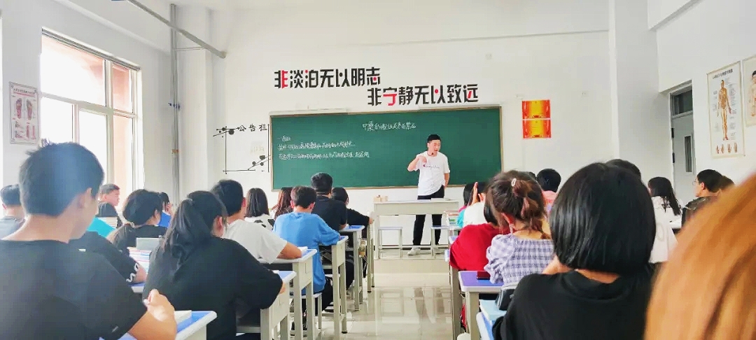  职业教育周活动八：加强专业教学实践，提升职业教育内涵 